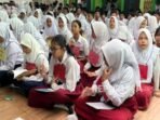 potret-siswa-baru-di-smp-negeri-10-yogyakarta-senin_260713141421-230.jpeg