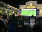 ratusan-penonton-yang-turut-menyaksikan-laga-final-piala-dunia_260720174125-548.jpeg