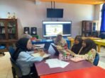 siswa-smkn-1-saptosari-memaparkan-business-model-canvas-bmc_260809143403-983.jpg