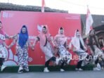 warga-kampung-demakan-lama-tampil-dengan-kostum-unik-dalam_260813170509-981.jpg